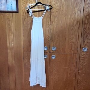 Old Navy White Lacy Maxi Dress With Lining